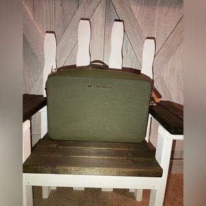 Michael Kors Jet Set Large Saffiano Leather Crossbody Bag